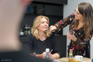 Visagist / Visagistin für Unternehmensfotografie / Corporate Business Fotografie / Editorial Geschäftsbericht / Vorstandsshooting / (c) Nachlik PhotographyPhotography