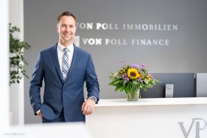 Teamfoto Von Poll Immobilien Duisburg | Nachlik Photography